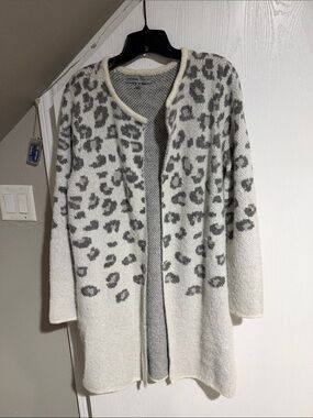 Absolutely famous Cream and Gray Leopard-Pattern Open Cardigan
